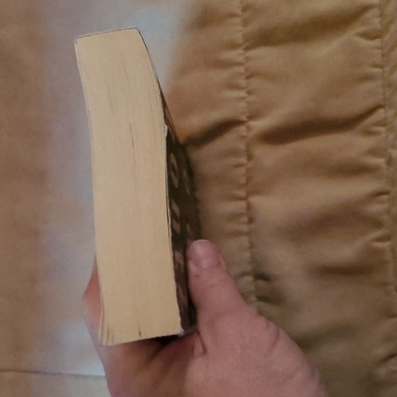 GUC:  Dean R. Koontz Books - Picture 14 of 17